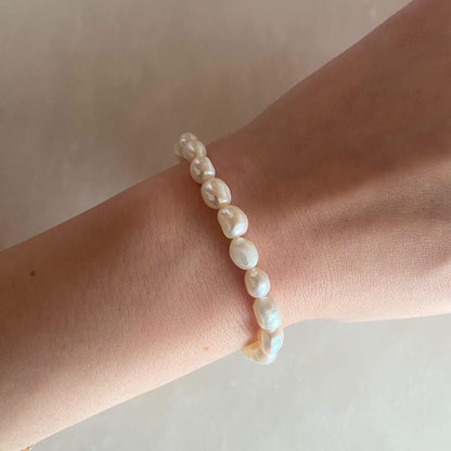 Solely Pearl Bracelet