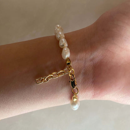 Solely Pearl Bracelet